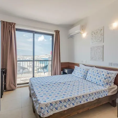 Seashells Seaview Penthouse With Hottub